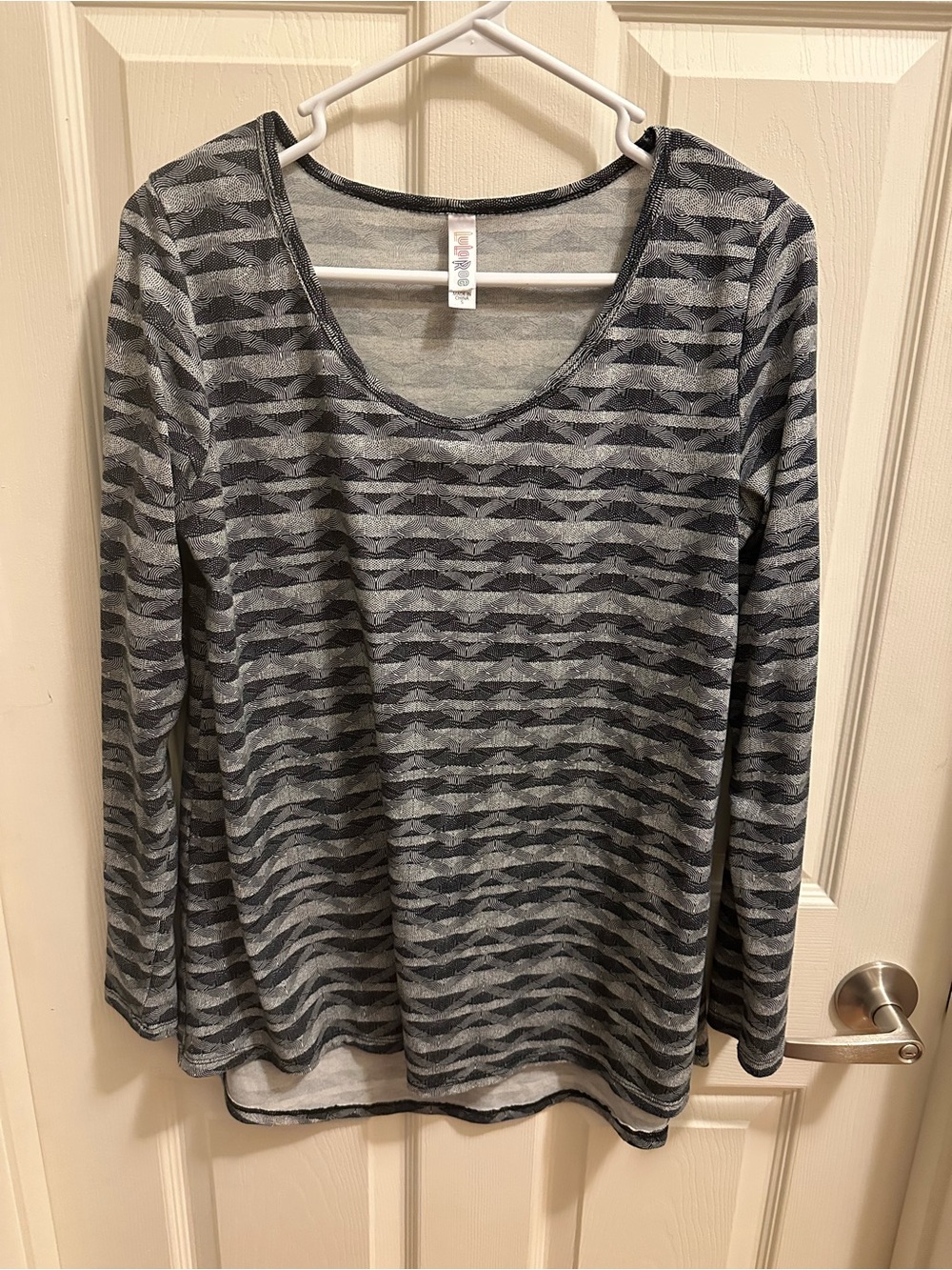 LuLaRoe Gray Striped Geometric Scoop Neck Long Sleeve Top